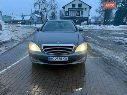 Серый Мерседес С Класс, объемом двигателя 3 л и пробегом 299 тыс. км за 12999 $, фото 1 на Automoto.ua