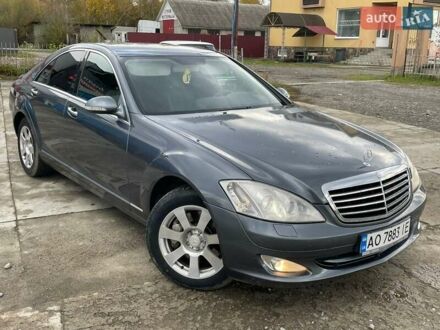 Серый Мерседес С Класс, объемом двигателя 2.99 л и пробегом 215 тыс. км за 12100 $, фото 1 на Automoto.ua