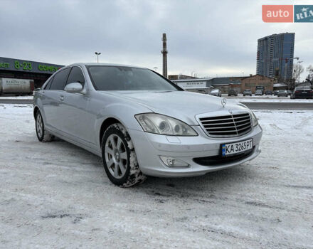Серый Мерседес С Класс, объемом двигателя 3.5 л и пробегом 342 тыс. км за 10800 $, фото 1 на Automoto.ua
