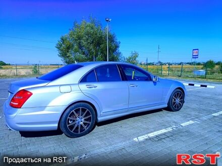 Серый Мерседес С Класс, объемом двигателя 5 л и пробегом 193 тыс. км за 10399 $, фото 1 на Automoto.ua