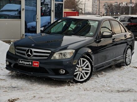 Серый Мерседес С Класс, объемом двигателя 3 л и пробегом 245 тыс. км за 7240 $, фото 1 на Automoto.ua