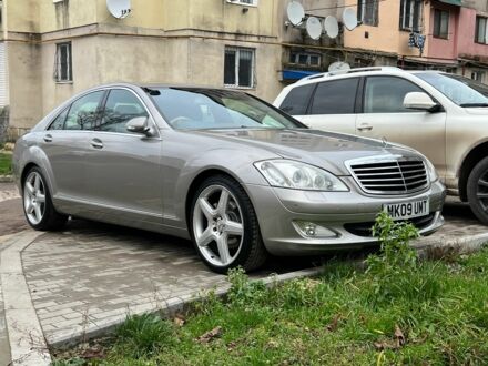 Сірий Мерседес С Клас, об'ємом двигуна 3.2 л та пробігом 218 тис. км за 5500 $, фото 1 на Automoto.ua