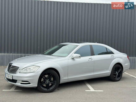 Серый Мерседес С Класс, объемом двигателя 5.46 л и пробегом 218 тыс. км за 13500 $, фото 1 на Automoto.ua