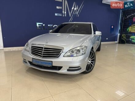 Сірий Мерседес С Клас, об'ємом двигуна 4.7 л та пробігом 270 тис. км за 16999 $, фото 1 на Automoto.ua