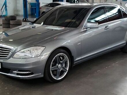 Серый Мерседес С Класс, объемом двигателя 4.7 л и пробегом 445 тыс. км за 22000 $, фото 1 на Automoto.ua