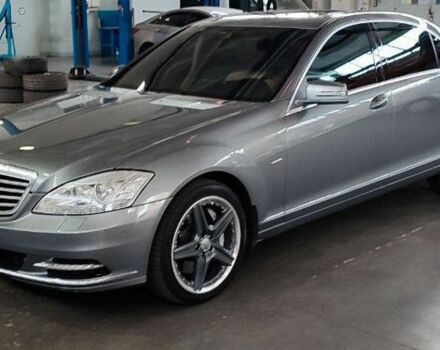 Серый Мерседес С Класс, объемом двигателя 4.7 л и пробегом 445 тыс. км за 22000 $, фото 1 на Automoto.ua