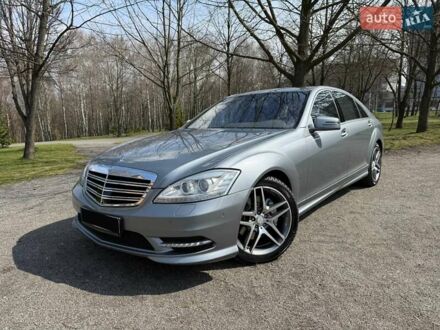 Серый Мерседес С Класс, объемом двигателя 3 л и пробегом 251 тыс. км за 18300 $, фото 1 на Automoto.ua