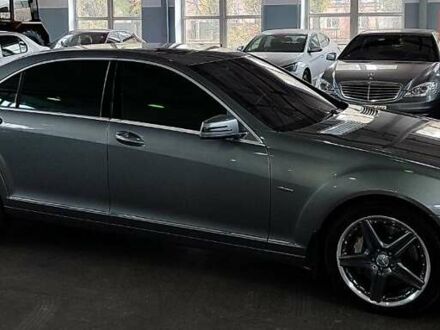 Серый Мерседес С Класс, объемом двигателя 4.66 л и пробегом 445 тыс. км за 22000 $, фото 1 на Automoto.ua