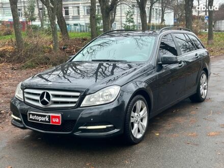 Серый Мерседес С Класс, объемом двигателя 2.2 л и пробегом 208 тыс. км за 12890 $, фото 1 на Automoto.ua