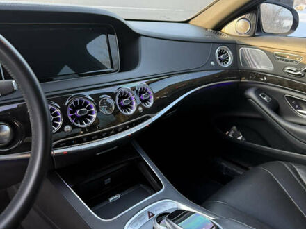 Серый Мерседес С Класс, объемом двигателя 2.99 л и пробегом 180 тыс. км за 36500 $, фото 1 на Automoto.ua