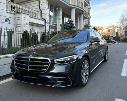 Серый Мерседес С Класс, объемом двигателя 3 л и пробегом 47 тыс. км за 88800 $, фото 1 на Automoto.ua