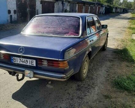 Синій Мерседес С Клас, об'ємом двигуна 2.4 л та пробігом 900 тис. км за 3000 $, фото 2 на Automoto.ua