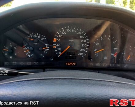 Синий Мерседес С Класс, объемом двигателя 3.2 л и пробегом 397 тыс. км за 3600 $, фото 6 на Automoto.ua