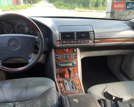 Синій Мерседес С Клас, об'ємом двигуна 3.2 л та пробігом 397 тис. км за 3900 $, фото 12 на Automoto.ua