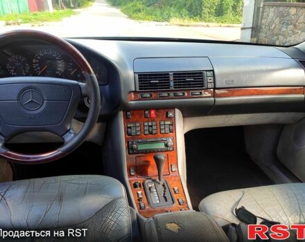 Синий Мерседес С Класс, объемом двигателя 3.2 л и пробегом 397 тыс. км за 3600 $, фото 4 на Automoto.ua