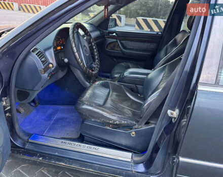 Синий Мерседес С Класс, объемом двигателя 3 л и пробегом 400 тыс. км за 4200 $, фото 21 на Automoto.ua