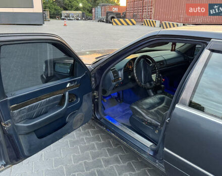 Синий Мерседес С Класс, объемом двигателя 3 л и пробегом 400 тыс. км за 4200 $, фото 20 на Automoto.ua