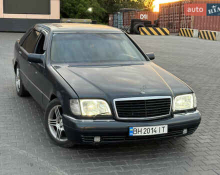 Синий Мерседес С Класс, объемом двигателя 3 л и пробегом 400 тыс. км за 4200 $, фото 1 на Automoto.ua