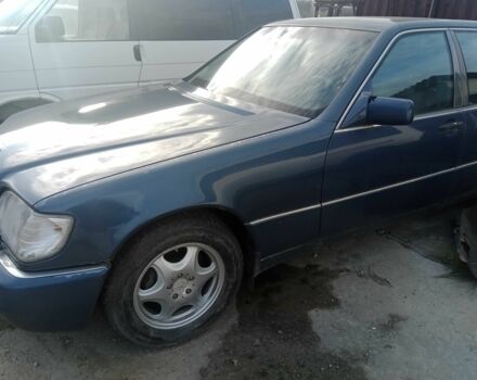 Синий Мерседес С Класс, объемом двигателя 3.5 л и пробегом 400 тыс. км за 4000 $, фото 1 на Automoto.ua