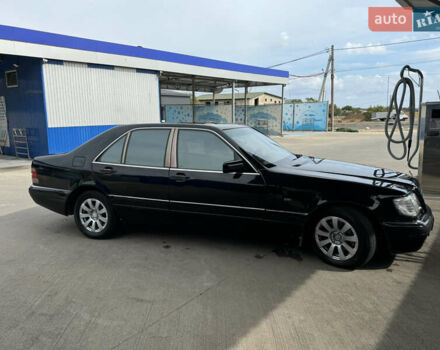 Синий Мерседес С Класс, объемом двигателя 3 л и пробегом 444 тыс. км за 5500 $, фото 3 на Automoto.ua