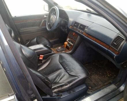 Синий Мерседес С Класс, объемом двигателя 3.5 л и пробегом 400 тыс. км за 4000 $, фото 3 на Automoto.ua