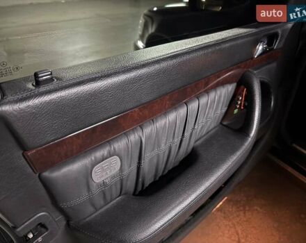 Синий Мерседес С Класс, объемом двигателя 6 л и пробегом 216 тыс. км за 15500 $, фото 6 на Automoto.ua