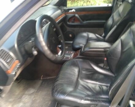 Синий Мерседес С Класс, объемом двигателя 4.2 л и пробегом 300 тыс. км за 6250 $, фото 3 на Automoto.ua