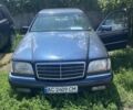 Синій Мерседес С Клас, об'ємом двигуна 4.2 л та пробігом 300 тис. км за 6200 $, фото 1 на Automoto.ua