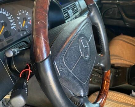 Синій Мерседес С Клас, об'ємом двигуна 3.2 л та пробігом 380 тис. км за 6500 $, фото 3 на Automoto.ua