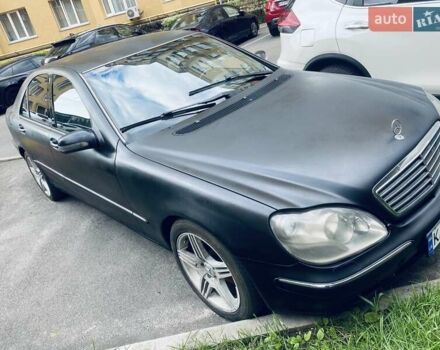 Синий Мерседес С Класс, объемом двигателя 3.8 л и пробегом 300 тыс. км за 3500 $, фото 8 на Automoto.ua