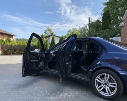 Синий Мерседес С Класс, объемом двигателя 3.2 л и пробегом 400 тыс. км за 4100 $, фото 4 на Automoto.ua