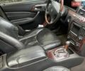 Синий Мерседес С Класс, объемом двигателя 5 л и пробегом 320 тыс. км за 3200 $, фото 3 на Automoto.ua