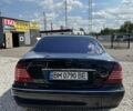 Синій Мерседес С Клас, об'ємом двигуна 3.2 л та пробігом 250 тис. км за 2693 $, фото 4 на Automoto.ua