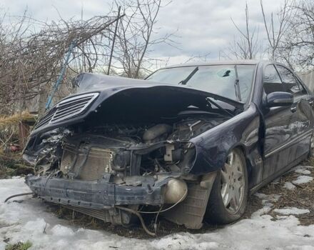 Синій Мерседес С Клас, об'ємом двигуна 3.22 л та пробігом 415 тис. км за 1850 $, фото 1 на Automoto.ua