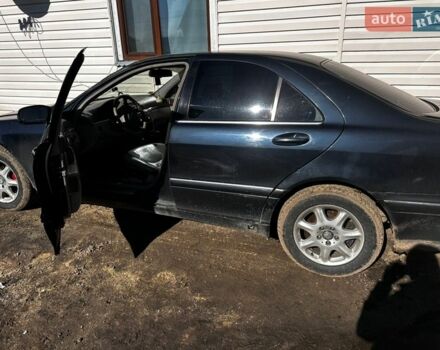 Синий Мерседес С Класс, объемом двигателя 3.22 л и пробегом 400 тыс. км за 3700 $, фото 13 на Automoto.ua