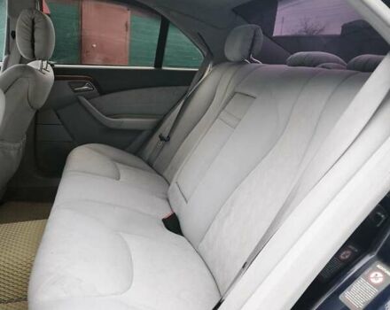 Синій Мерседес С Клас, об'ємом двигуна 3.2 л та пробігом 360 тис. км за 5800 $, фото 17 на Automoto.ua