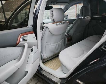 Синій Мерседес С Клас, об'ємом двигуна 3.2 л та пробігом 360 тис. км за 5800 $, фото 18 на Automoto.ua