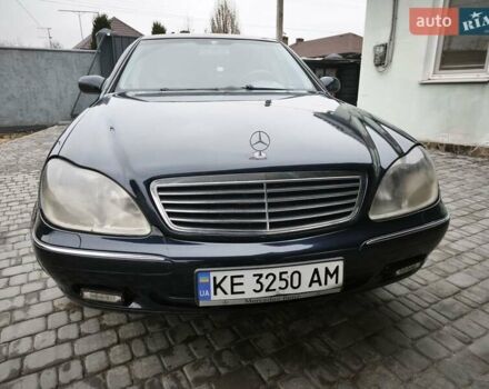 Синій Мерседес С Клас, об'ємом двигуна 3.2 л та пробігом 360 тис. км за 5800 $, фото 11 на Automoto.ua