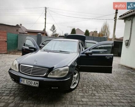 Синій Мерседес С Клас, об'ємом двигуна 3.2 л та пробігом 360 тис. км за 5800 $, фото 12 на Automoto.ua