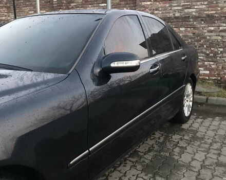 Синий Мерседес С Класс, объемом двигателя 3.7 л и пробегом 410 тыс. км за 4300 $, фото 3 на Automoto.ua