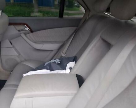 Синий Мерседес С Класс, объемом двигателя 3.22 л и пробегом 449 тыс. км за 6000 $, фото 4 на Automoto.ua