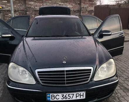 Синий Мерседес С Класс, объемом двигателя 3.7 л и пробегом 410 тыс. км за 4300 $, фото 1 на Automoto.ua