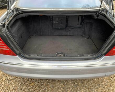 Синий Мерседес С Класс, объемом двигателя 5 л и пробегом 400 тыс. км за 5300 $, фото 12 на Automoto.ua