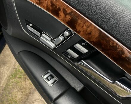 Синий Мерседес С Класс, объемом двигателя 3.5 л и пробегом 244 тыс. км за 8500 $, фото 4 на Automoto.ua