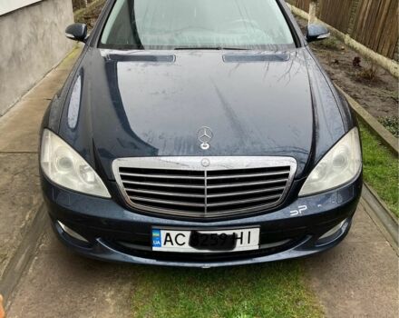 Синий Мерседес С Класс, объемом двигателя 3.5 л и пробегом 244 тыс. км за 8000 $, фото 1 на Automoto.ua