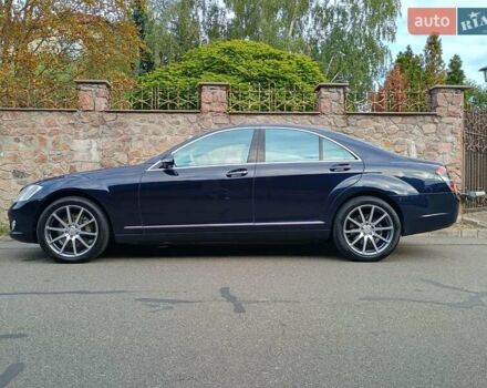 Синий Мерседес С Класс, объемом двигателя 5.5 л и пробегом 350 тыс. км за 11300 $, фото 49 на Automoto.ua