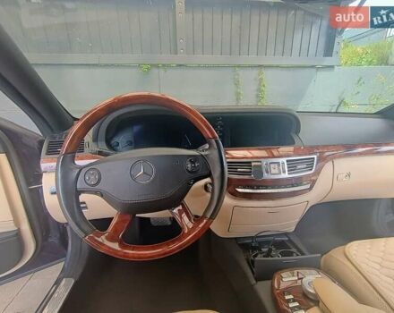 Синий Мерседес С Класс, объемом двигателя 5.5 л и пробегом 350 тыс. км за 11300 $, фото 39 на Automoto.ua