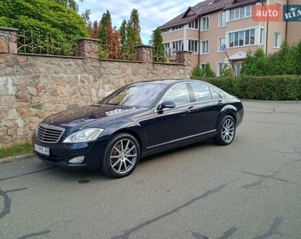 Синий Мерседес С Класс, объемом двигателя 5.5 л и пробегом 350 тыс. км за 11300 $, фото 62 на Automoto.ua