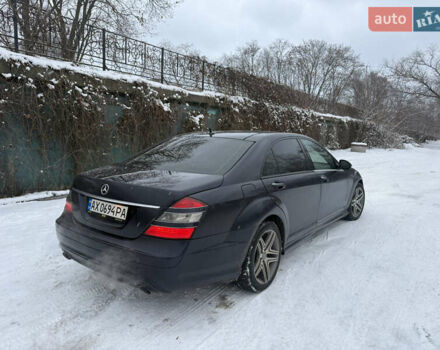 Синий Мерседес С Класс, объемом двигателя 3.5 л и пробегом 330 тыс. км за 7800 $, фото 3 на Automoto.ua