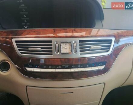 Синий Мерседес С Класс, объемом двигателя 5.5 л и пробегом 350 тыс. км за 11300 $, фото 3 на Automoto.ua